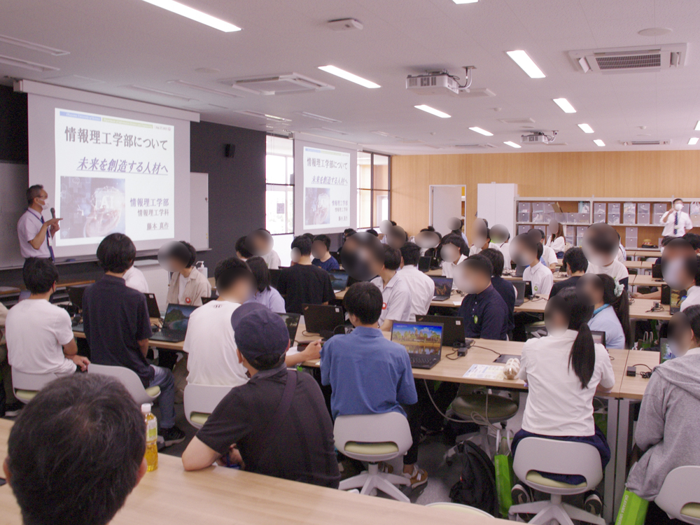 OPEN CAMPUS 2023 -ギャラリー-｜簡単なプログラムで3Dグラフィックスを動かしてみよう